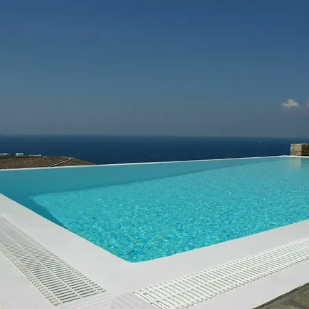 Delicate Mykonian House At Houlakia